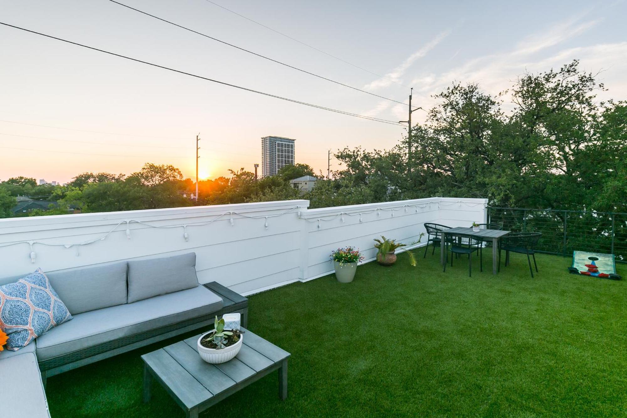 Montrose Guesthouse Suites By Dunyha Houston Exterior foto