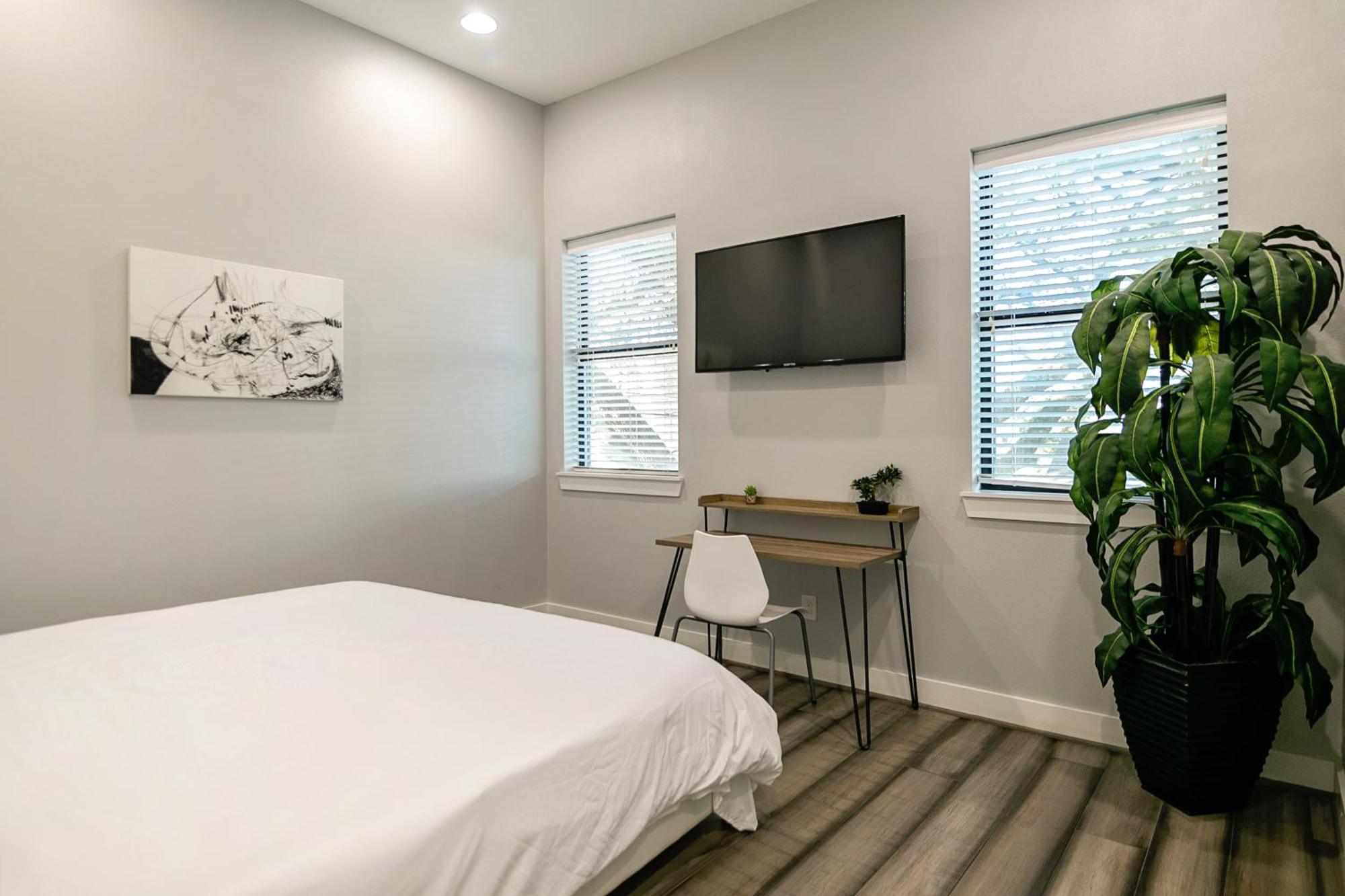 Montrose Guesthouse Suites By Dunyha Houston Exterior foto
